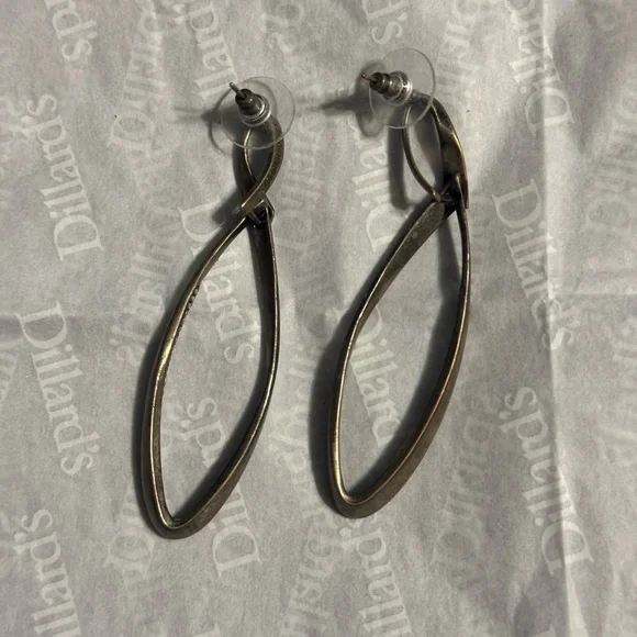 Kendra Scott Earrings - Picture 2 of 3